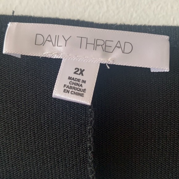 Daily Thread Black Long Sleeved Sweater 2X NWT - Picture 3 of 3